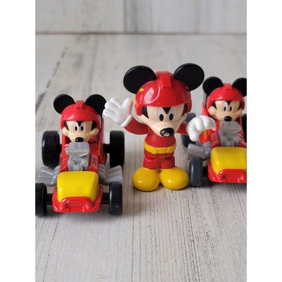 Disney Mickey Mouse Pluto mechanic car race set toy figure - Picture 3 of 11